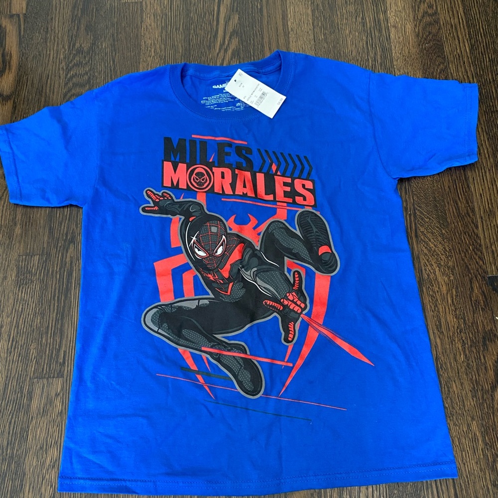 Boys Blue Miles Morales tee size M NWT